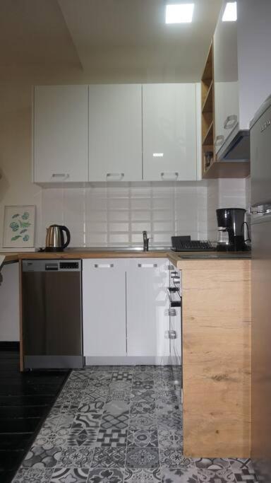 Cosy Apartment In The Heart Of Skopje Exterior photo